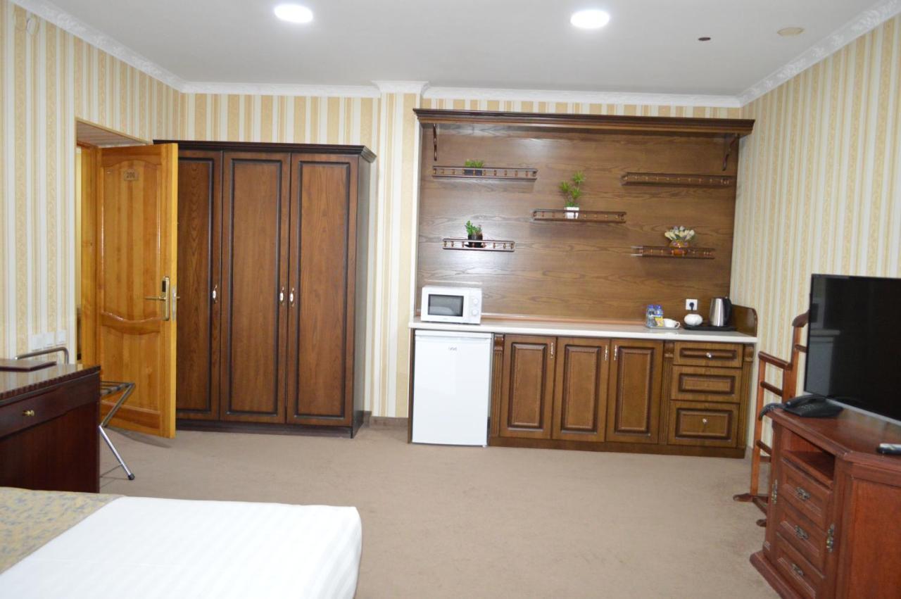 בוקורו Kabir Hotel מראה חיצוני תמונה