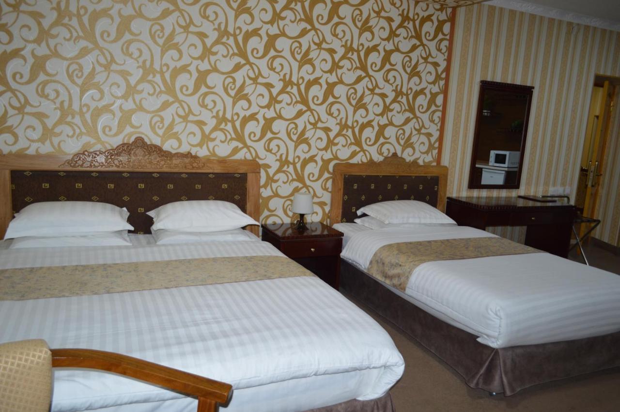 בוקורו Kabir Hotel מראה חיצוני תמונה