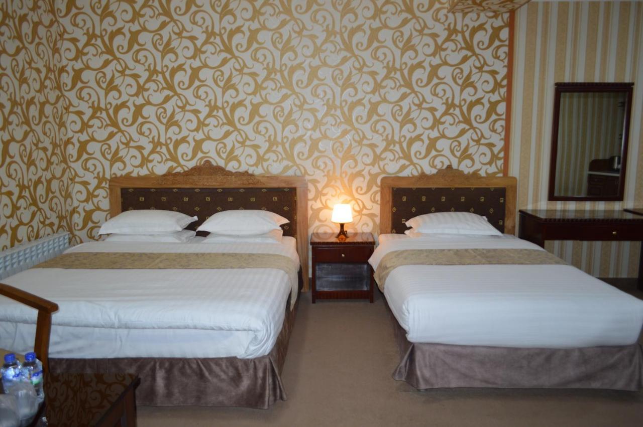 בוקורו Kabir Hotel מראה חיצוני תמונה