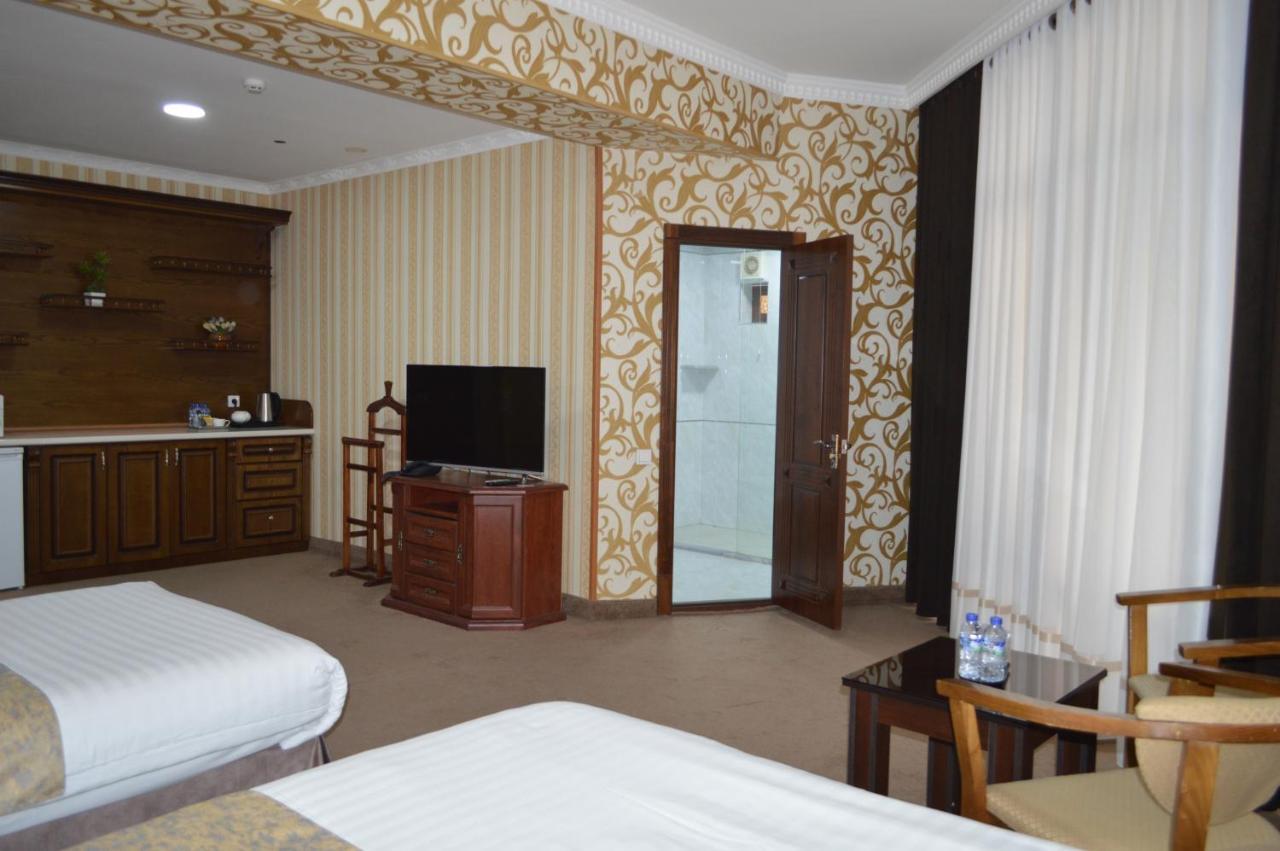 בוקורו Kabir Hotel מראה חיצוני תמונה