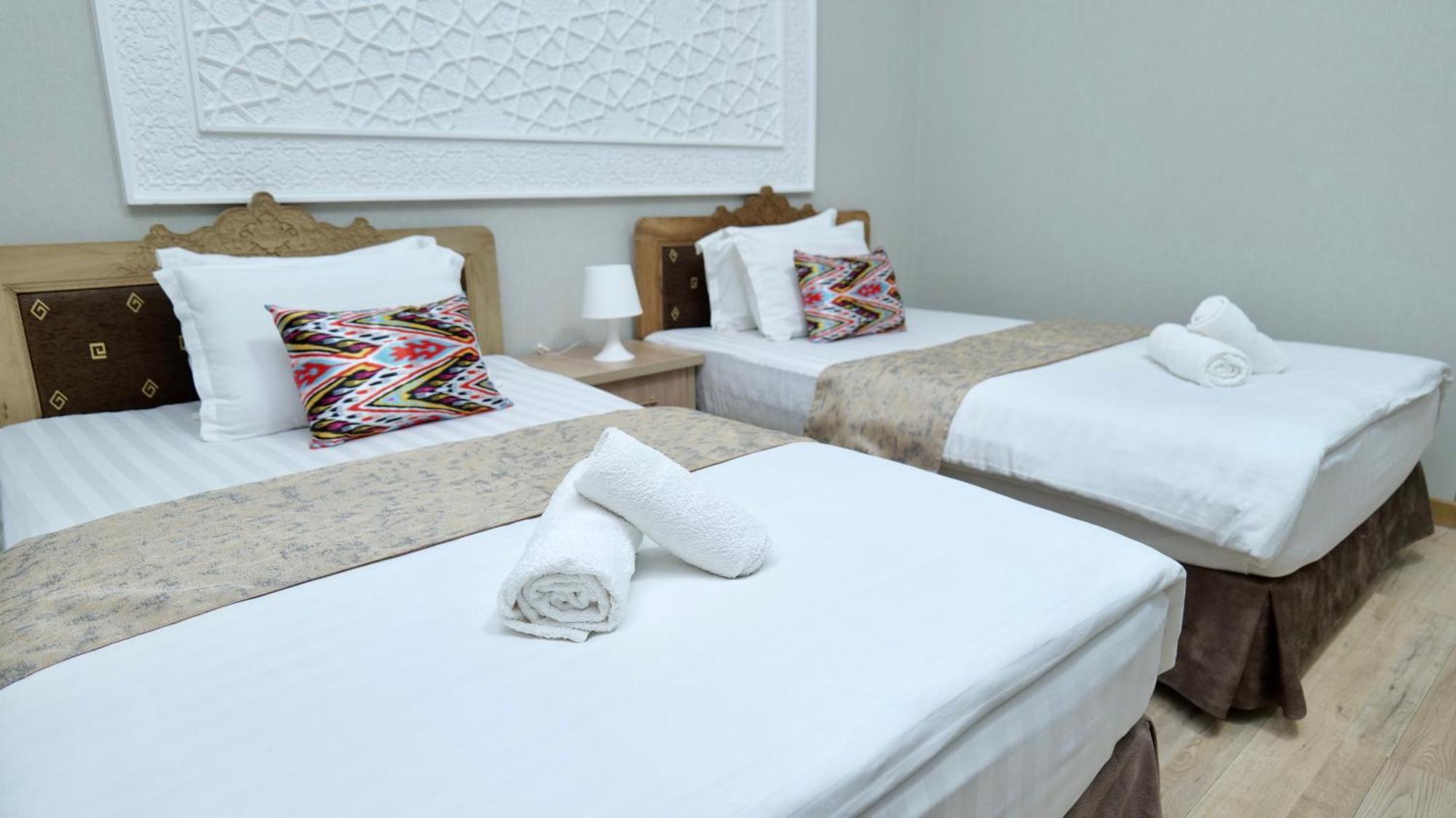 בוקורו Kabir Hotel מראה חיצוני תמונה
