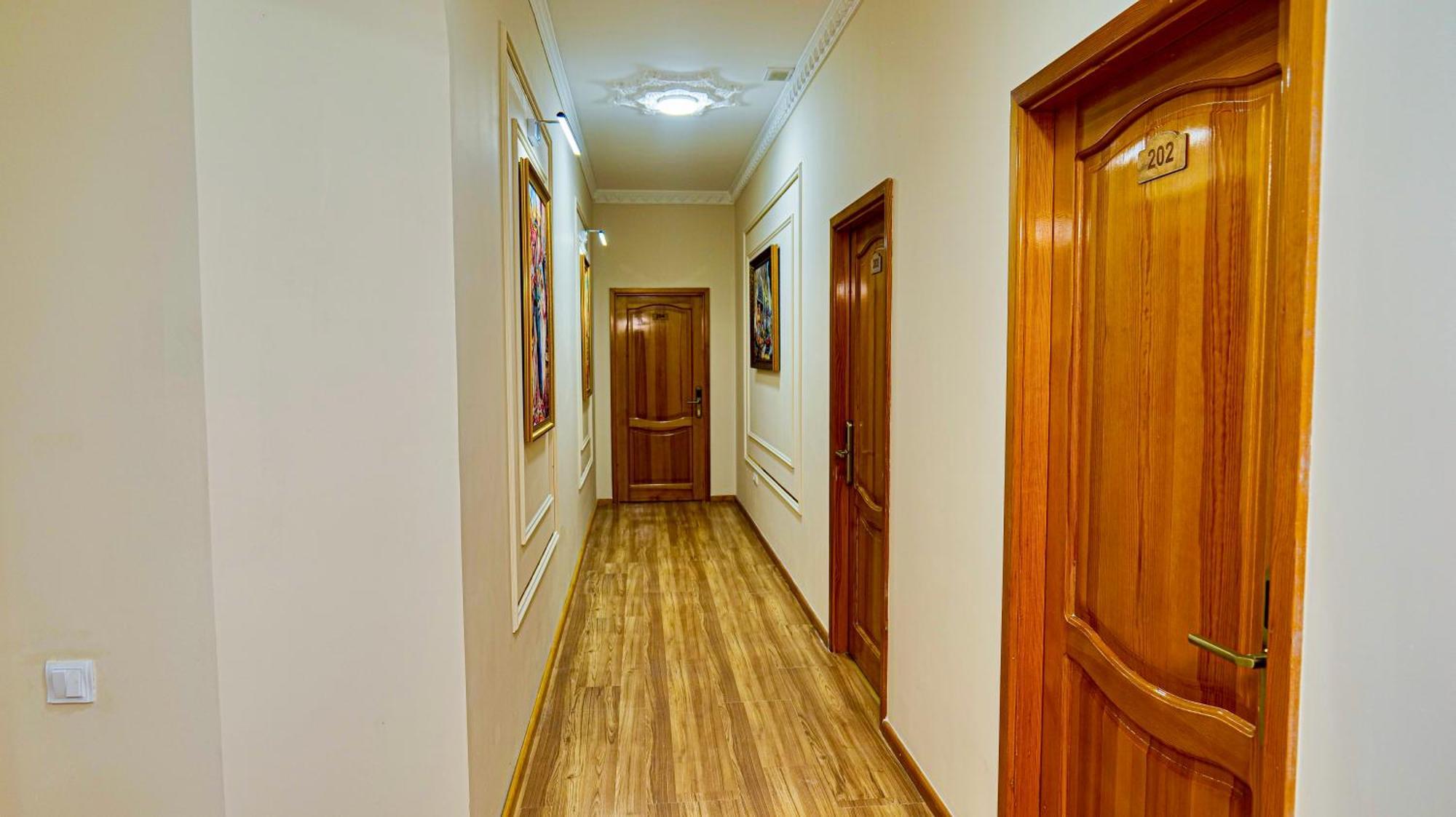 בוקורו Kabir Hotel מראה חיצוני תמונה