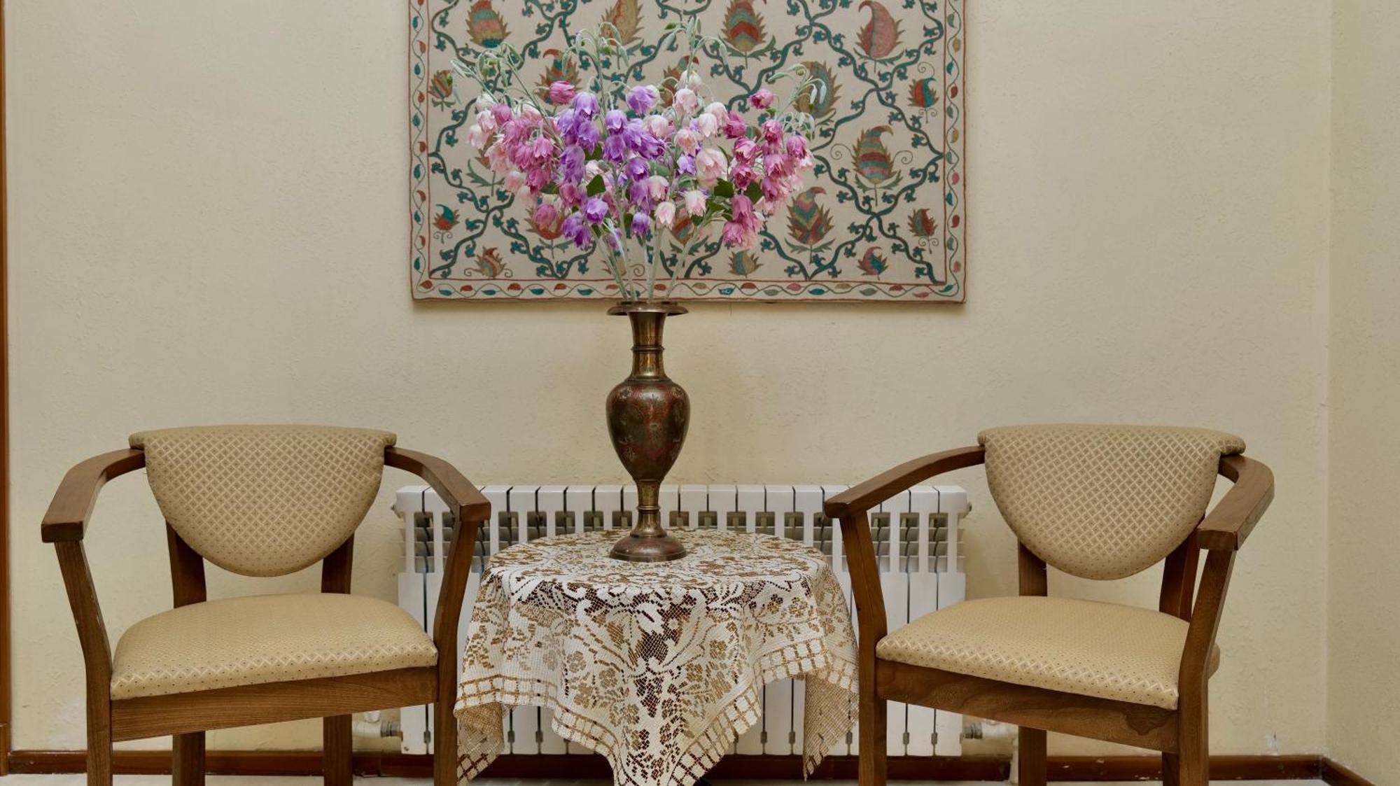 בוקורו Kabir Hotel מראה חיצוני תמונה