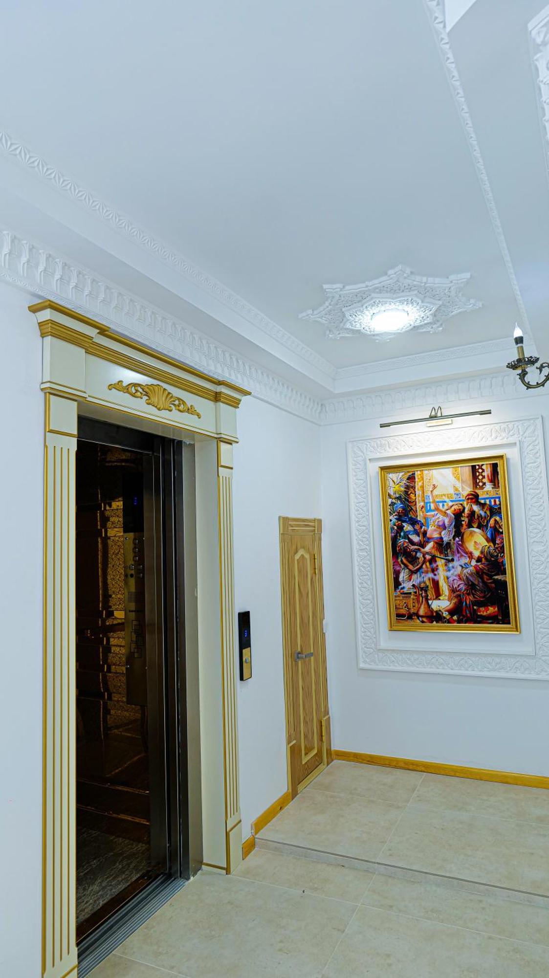 בוקורו Kabir Hotel מראה חיצוני תמונה