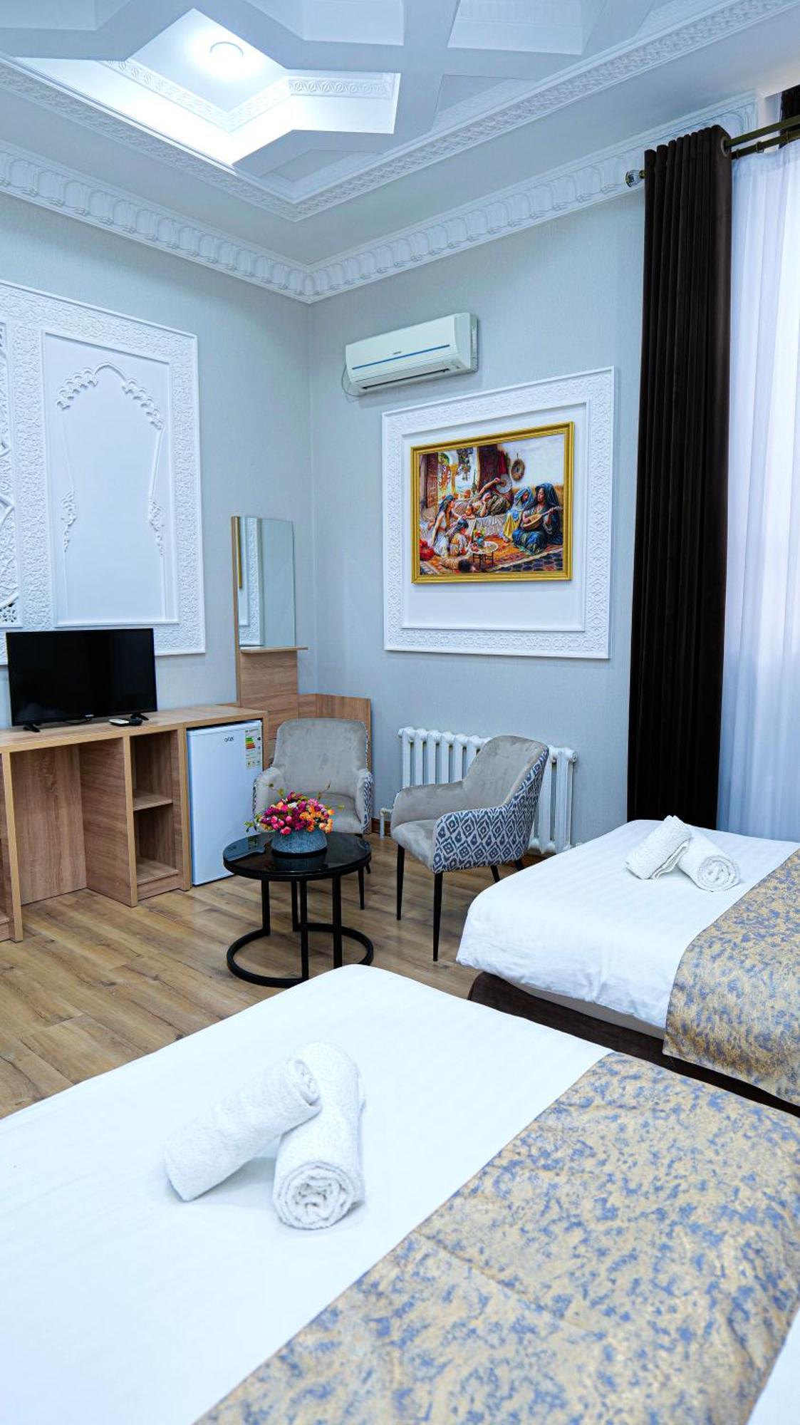 בוקורו Kabir Hotel מראה חיצוני תמונה