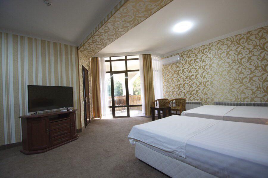 בוקורו Kabir Hotel מראה חיצוני תמונה