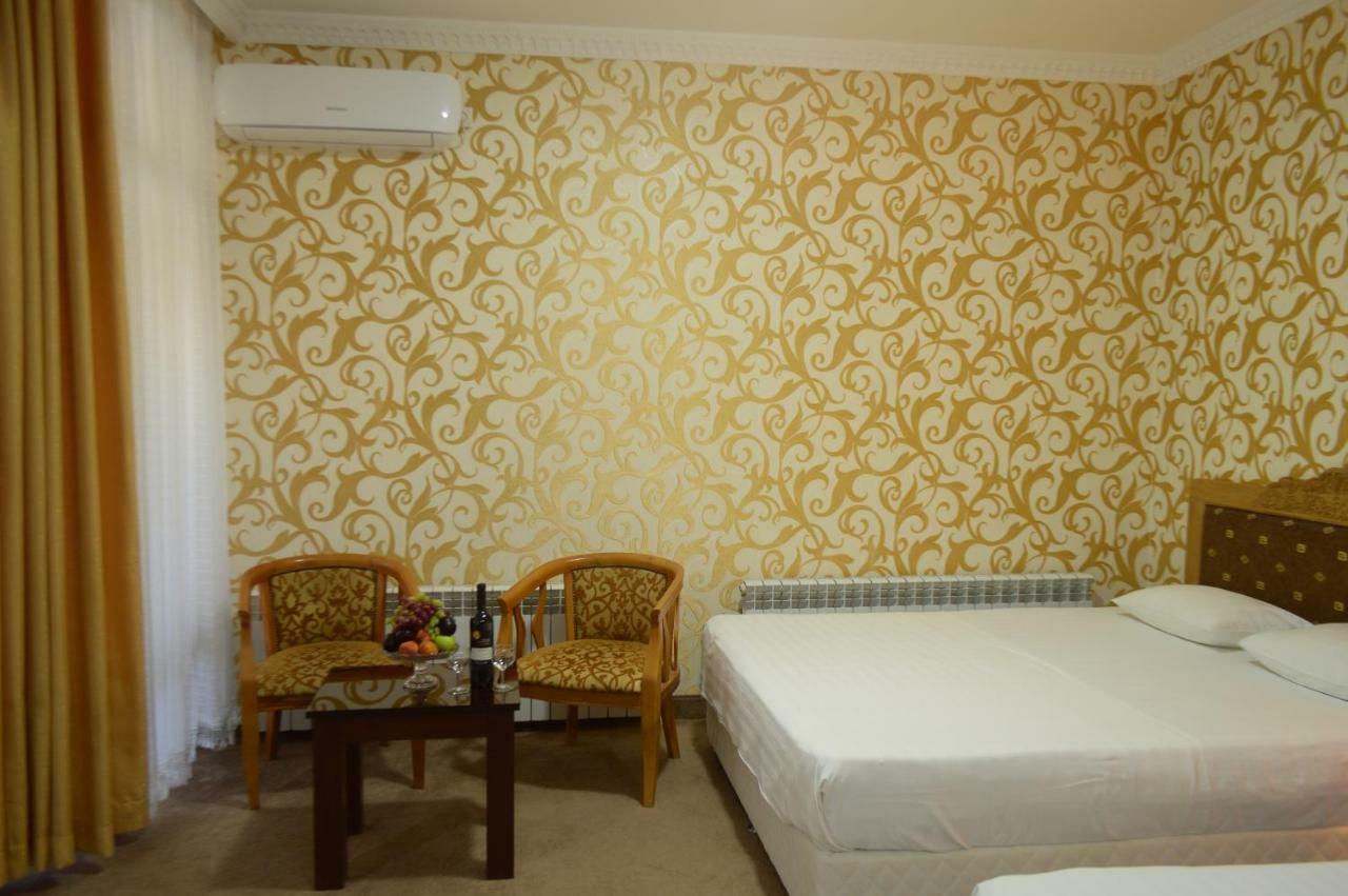 בוקורו Kabir Hotel מראה חיצוני תמונה