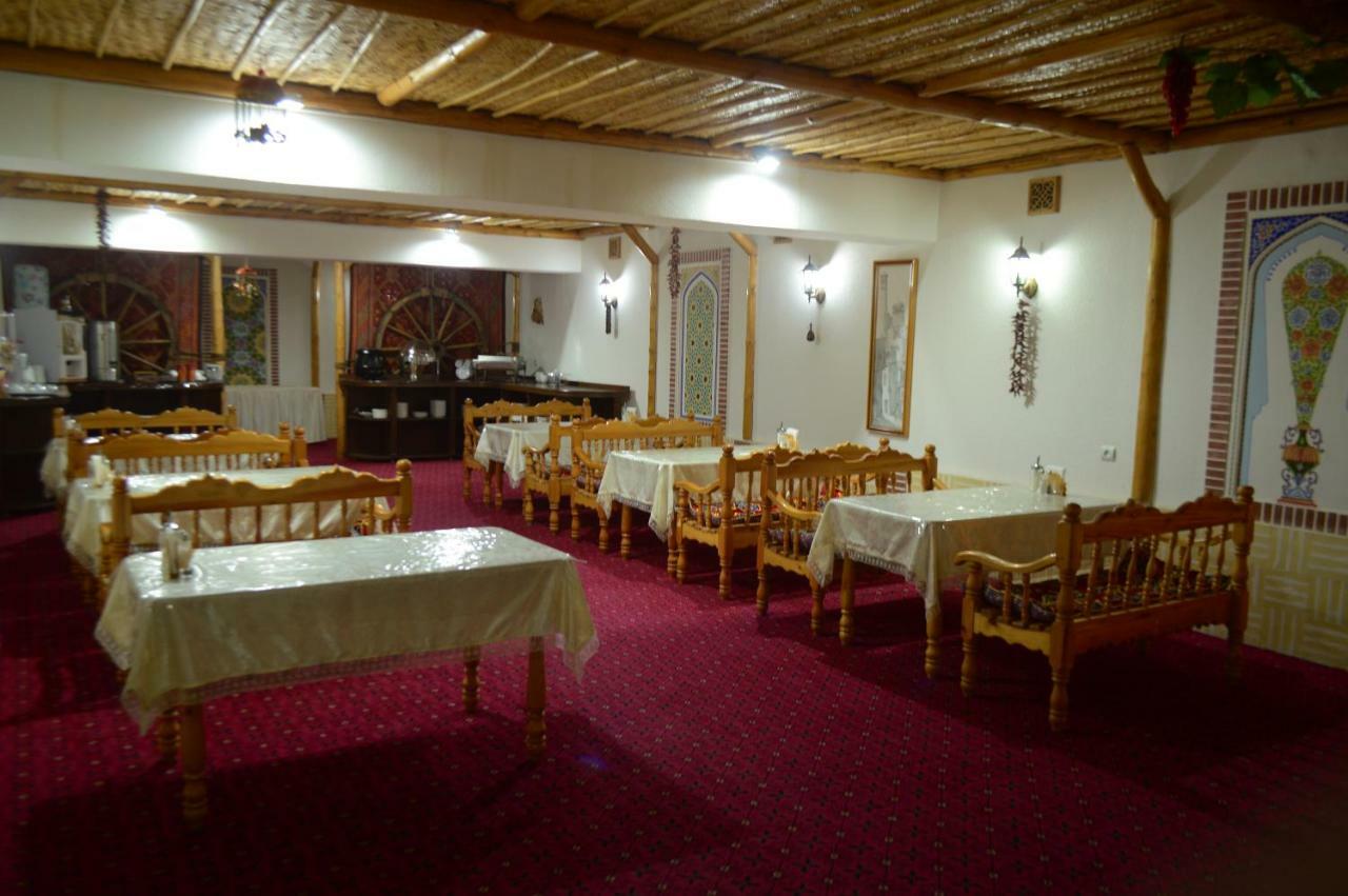 בוקורו Kabir Hotel מראה חיצוני תמונה