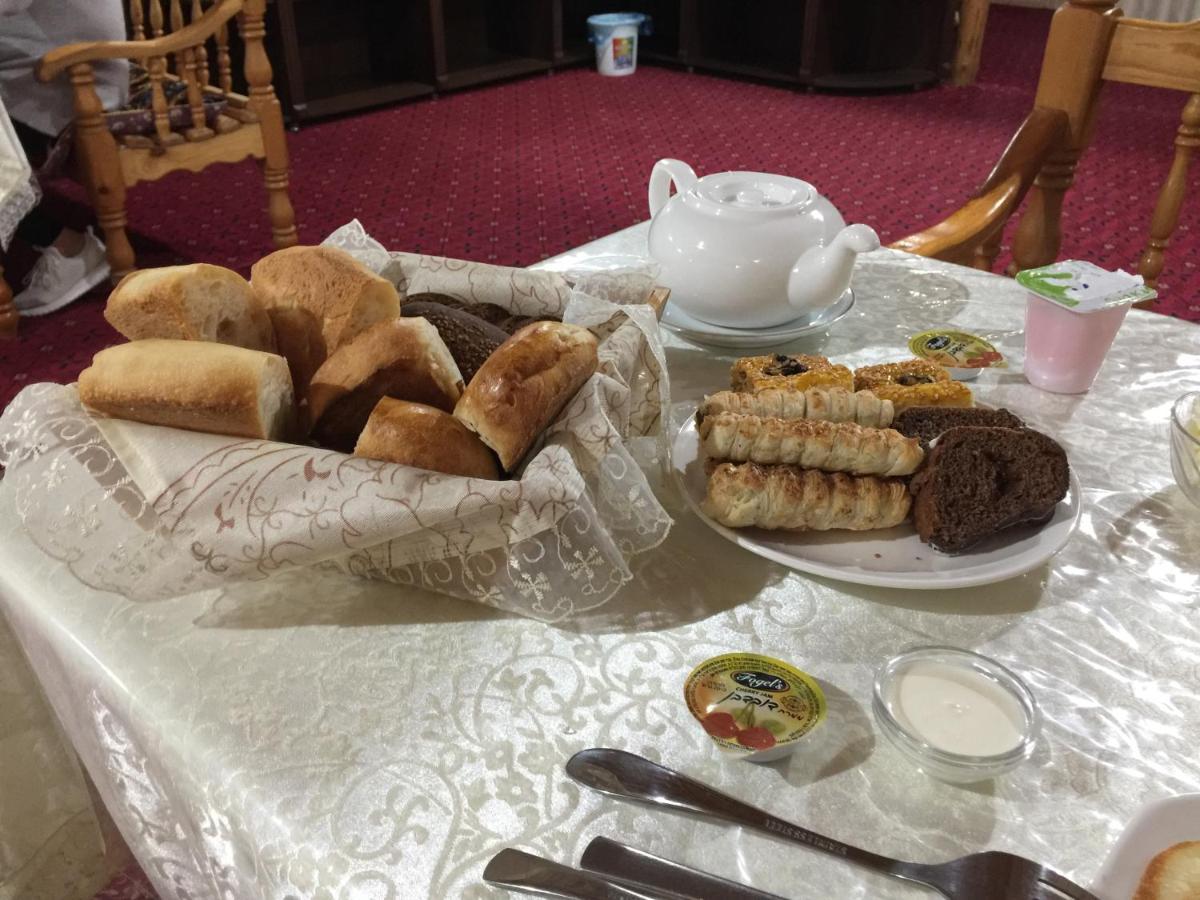 בוקורו Kabir Hotel מראה חיצוני תמונה